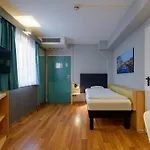 科隆西部弗勒亨宜必思酒店 酒店