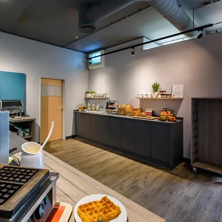 Ibis Koeln ホテル 2*