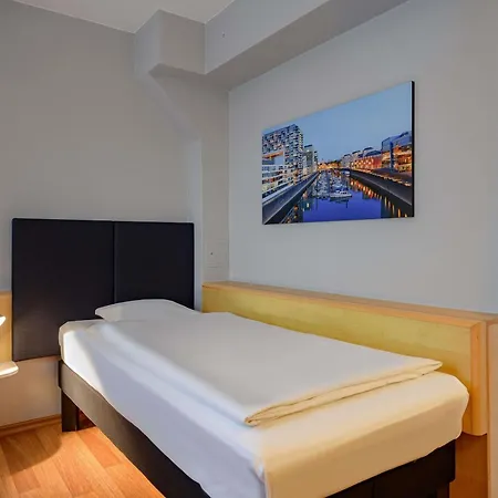 Ibis Koeln מלון פרכן