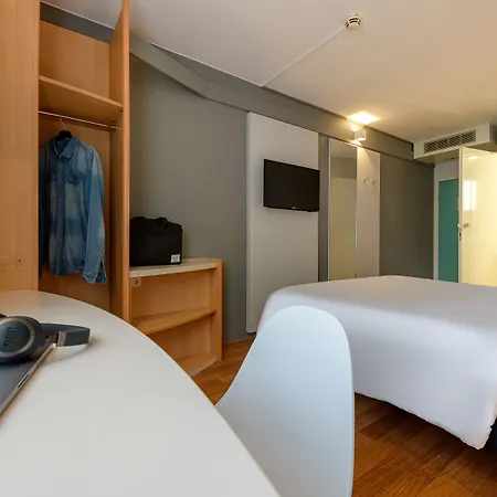 Hotel Ibis Köln 2*