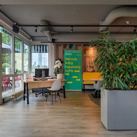 ホテル Ibis Koeln 2*