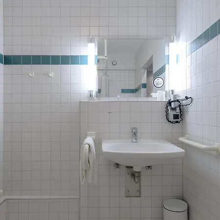 Ibis Koeln Отель 2*