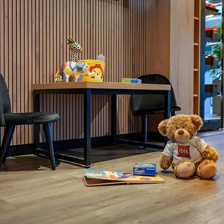 Ibis Koeln ホテル