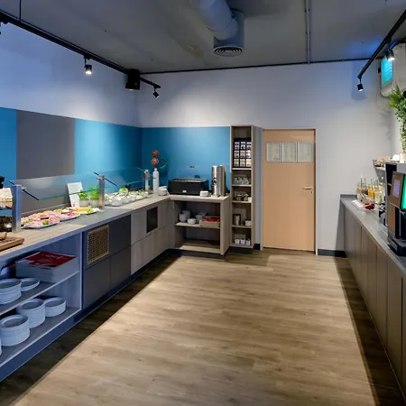 Ibis Koeln 2*