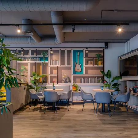 Ibis Koeln ホテル