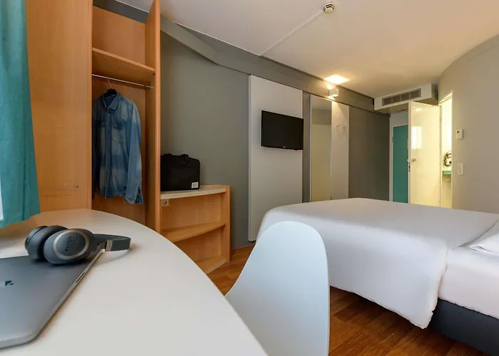 Ibis Koeln 2*