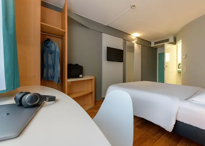 Hotel Ibis Koeln 2*